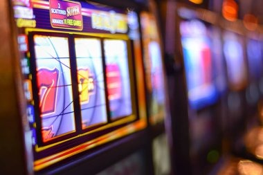 লাইভ ডিলার ভিডো স্ট্রিম, Teen Patti কার্ড শো, রিয়েল-টাইম অ্যাকশন
